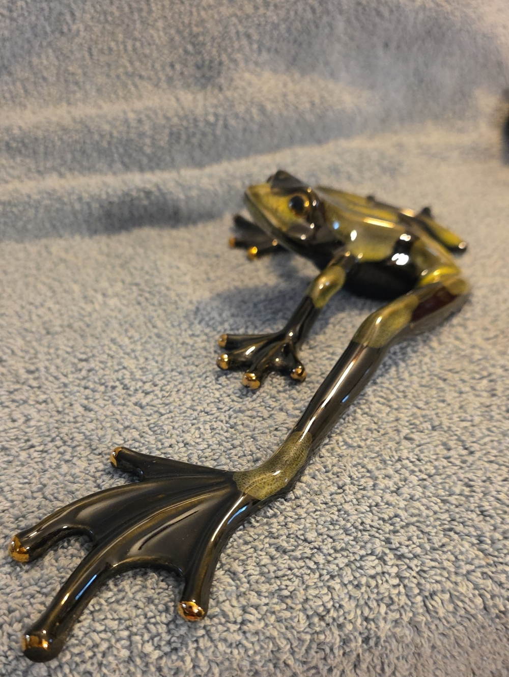 Vintage Golden Pond Dark Glossy Finish W/Light Green Spots Tree Frog Figure 7”